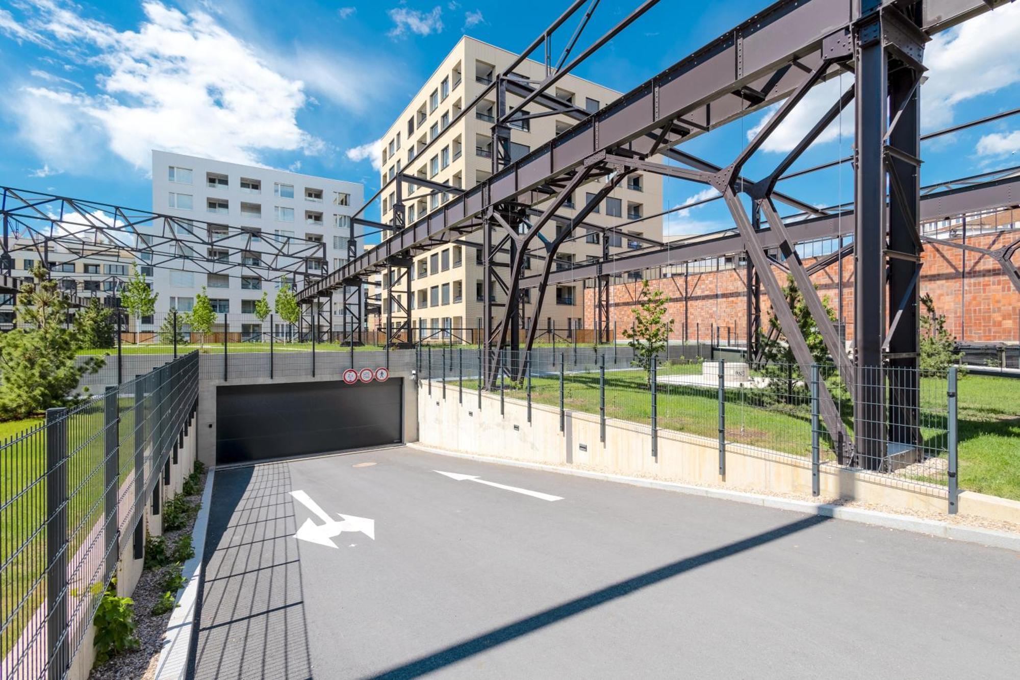 Bright 2Br - 7Th Floor, Balcony, Free Parking By Gravity Prague Apartamento Exterior foto